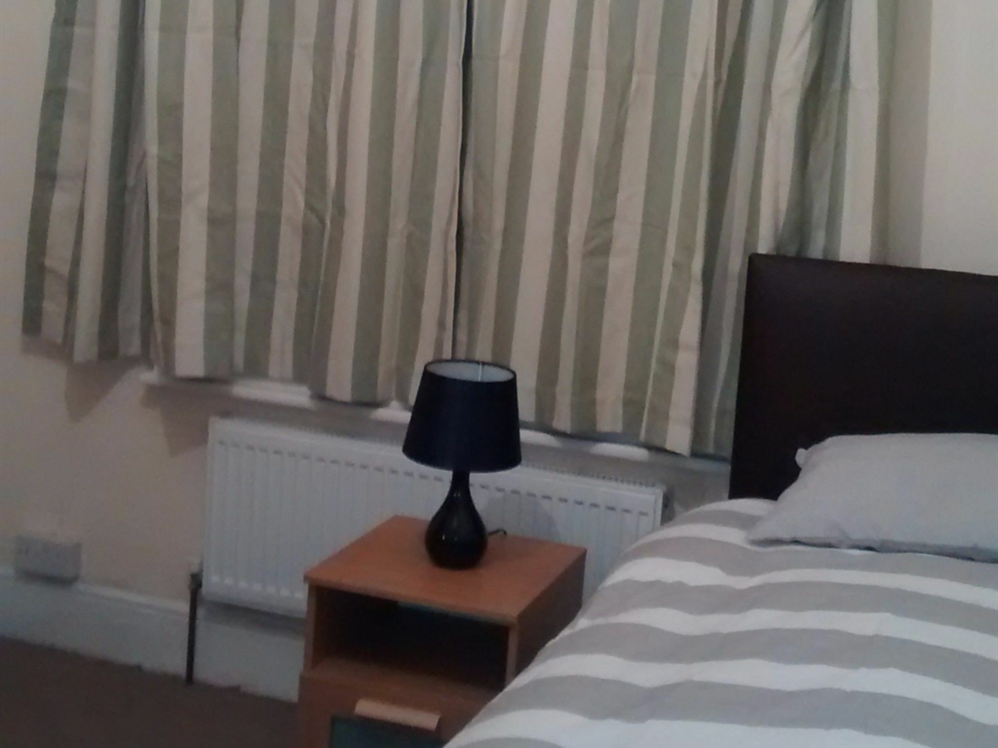 Acton Lodge Guest House London Bagian luar foto